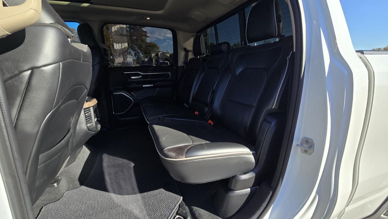 2019 RAM 1500 Laramie**6 in lift* 37s on 22s ** custom exhaust - Photo #15