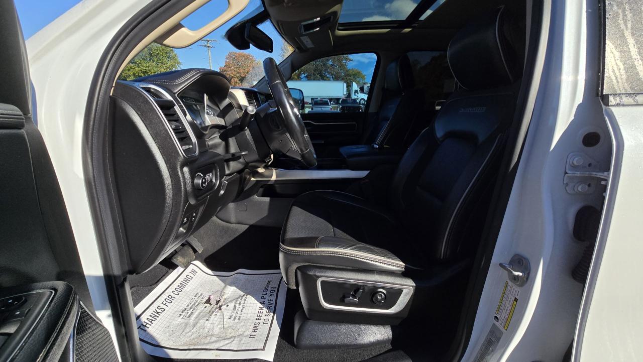 2019 RAM 1500 Laramie**6 in lift* 37s on 22s ** custom exhaust - Photo #17