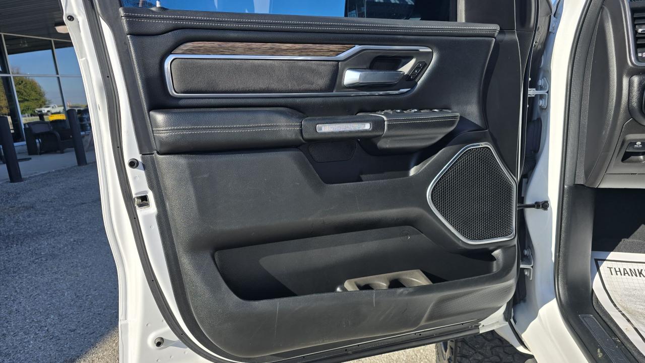 2019 RAM 1500 Laramie**6 in lift* 37s on 22s ** custom exhaust - Photo #20
