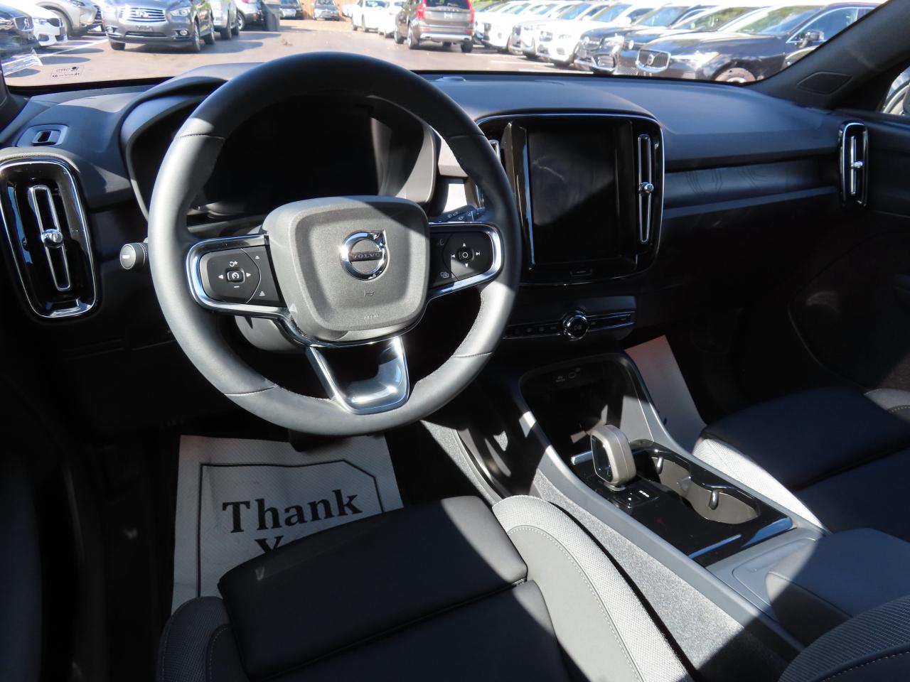 2024 Volvo C40 Recharge Pure Electric PLUS PKG - Recharge Pure Electric - Low Kms !! Photo