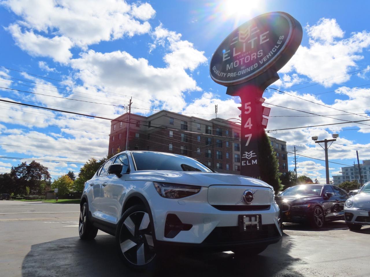 2024 Volvo C40 Recharge Pure Electric PLUS PKG - Recharge Pure Electric - Low Kms !! Photo