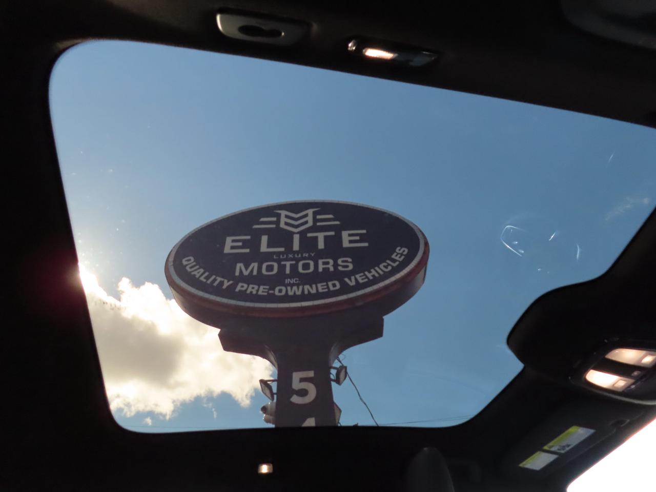 2024 Volvo C40 Recharge Pure Electric PLUS PKG - Recharge Pure Electric - Low Kms !! Photo