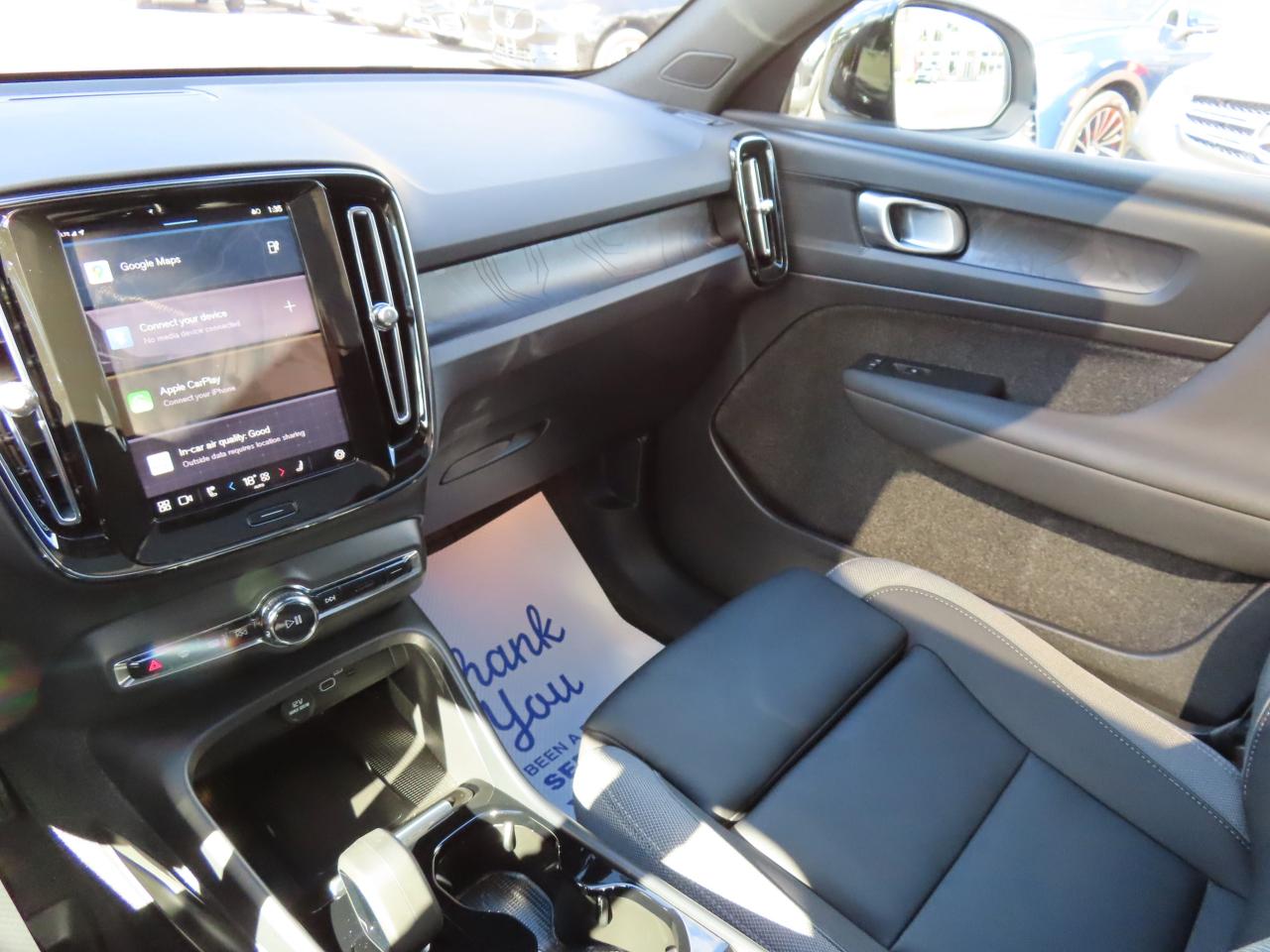 2024 Volvo C40 Recharge Pure Electric PLUS PKG - Recharge Pure Electric - Low Kms !! Photo