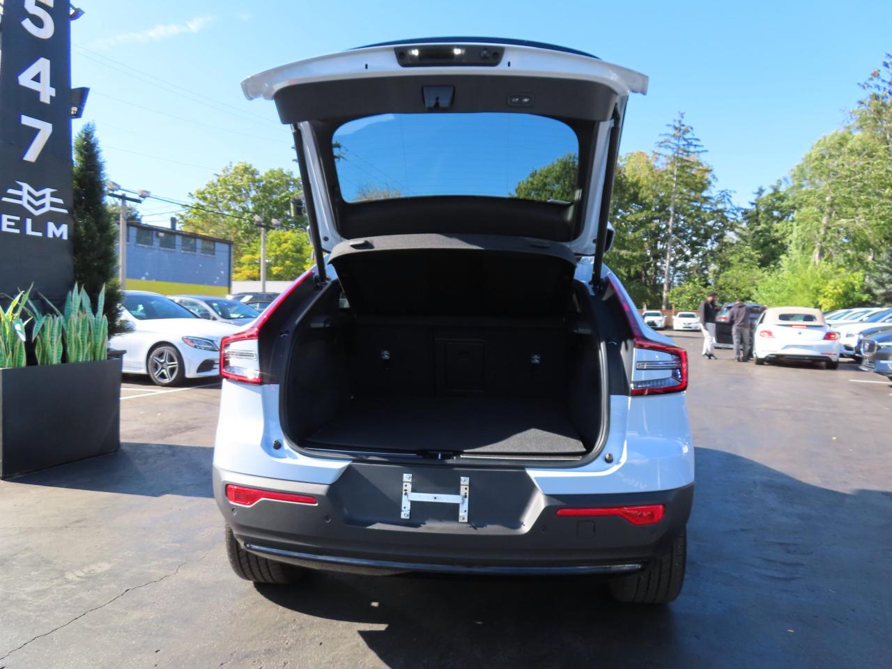 2024 Volvo C40 Recharge Pure Electric PLUS PKG - Recharge Pure Electric - Low Kms !! Photo