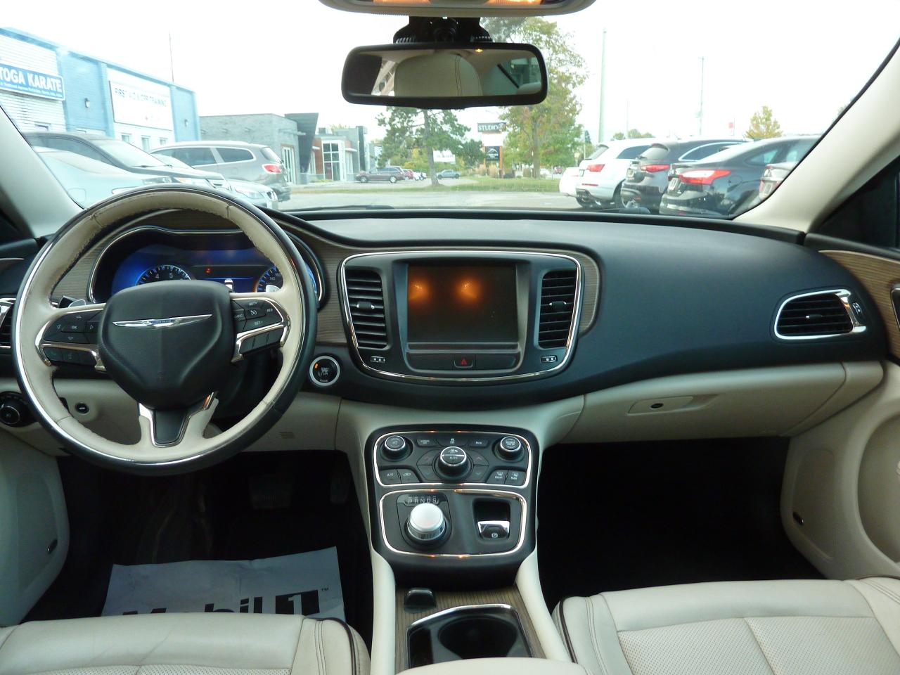 2015 Chrysler 200 C - Photo #13