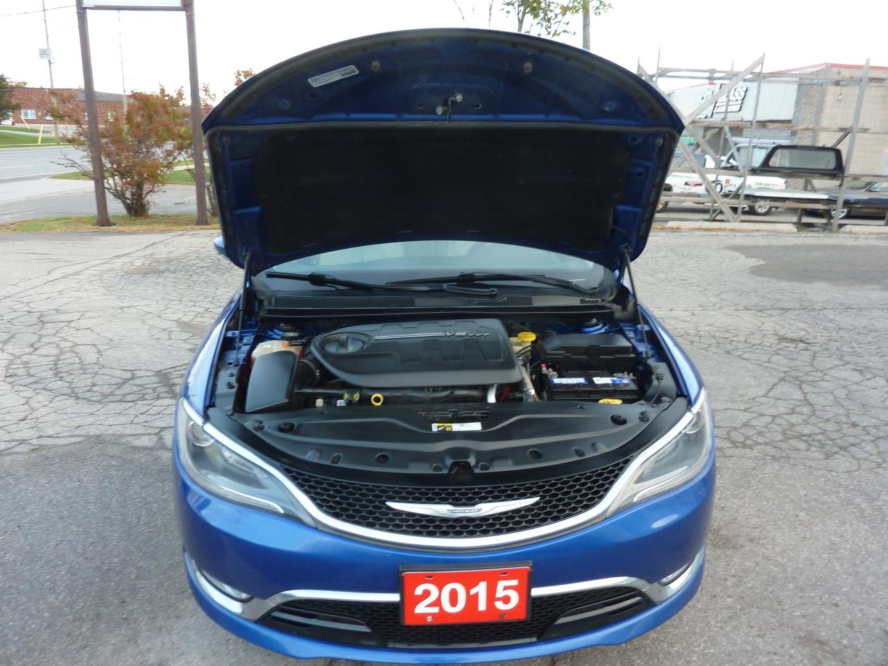 2015 Chrysler 200 C - Photo #22