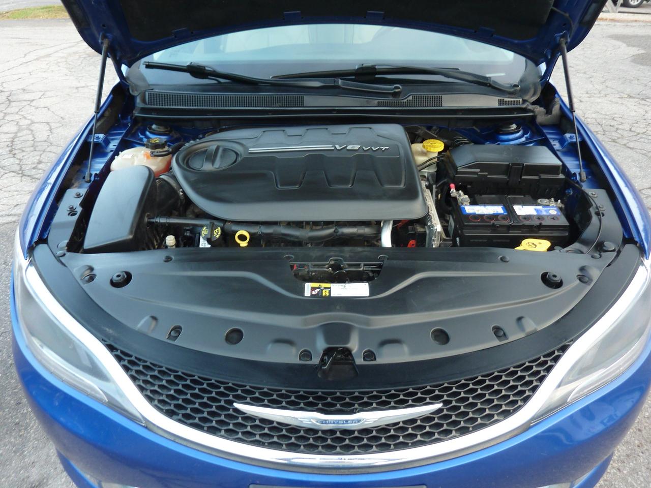 2015 Chrysler 200 C Photo