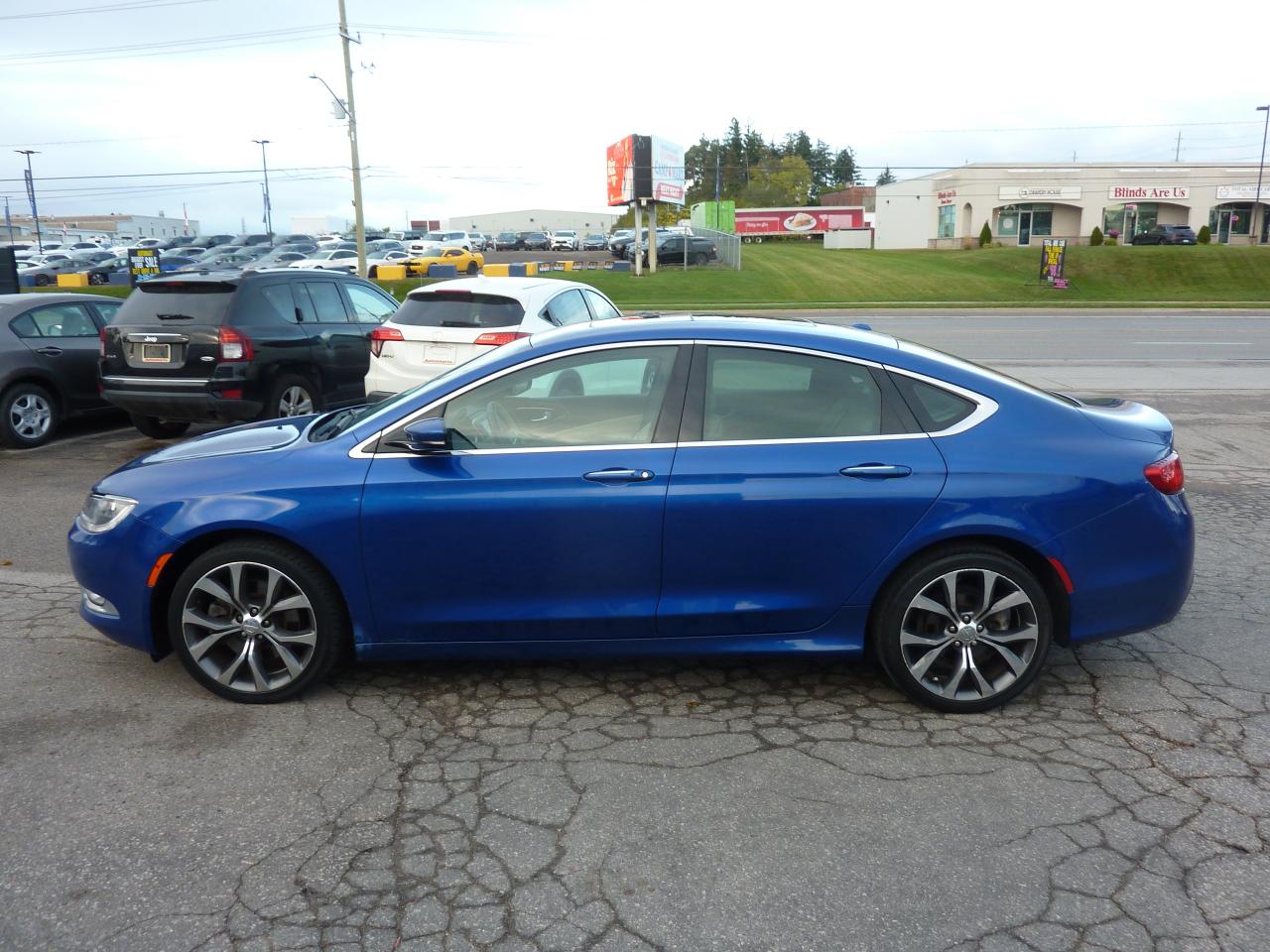 2015 Chrysler 200 C - Photo #8