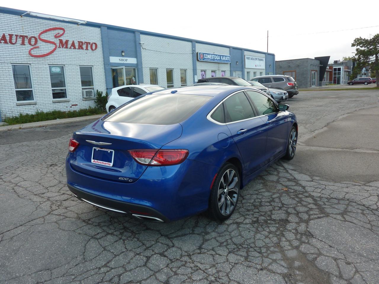 2015 Chrysler 200 C - Photo #5