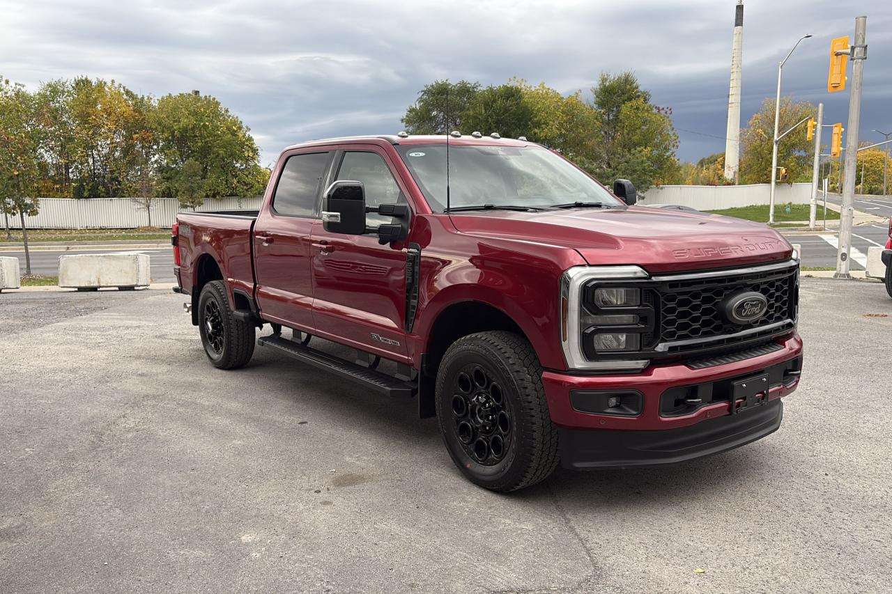 2025 Ford SUPER DUTY F-250 SRW LARIAT - Photo #4
