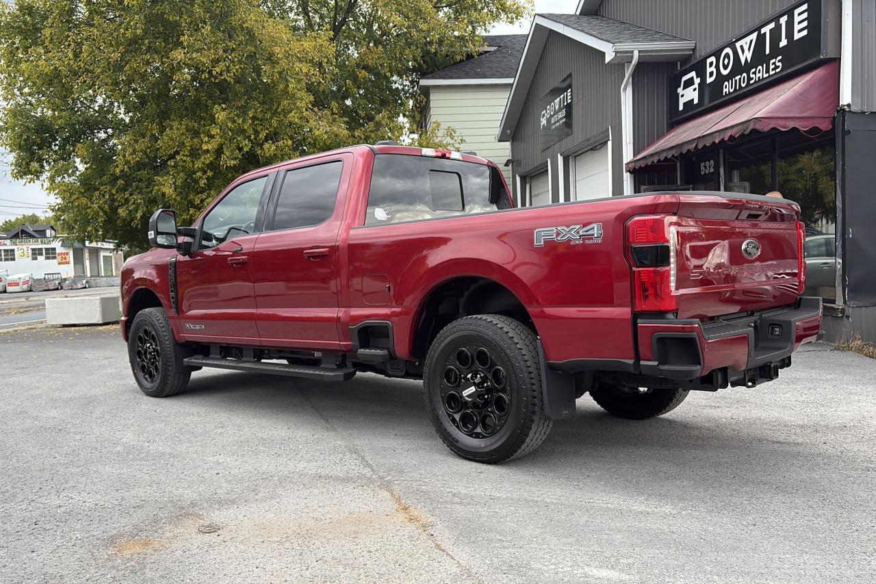 2025 Ford SUPER DUTY F-250 SRW LARIAT - Photo #2