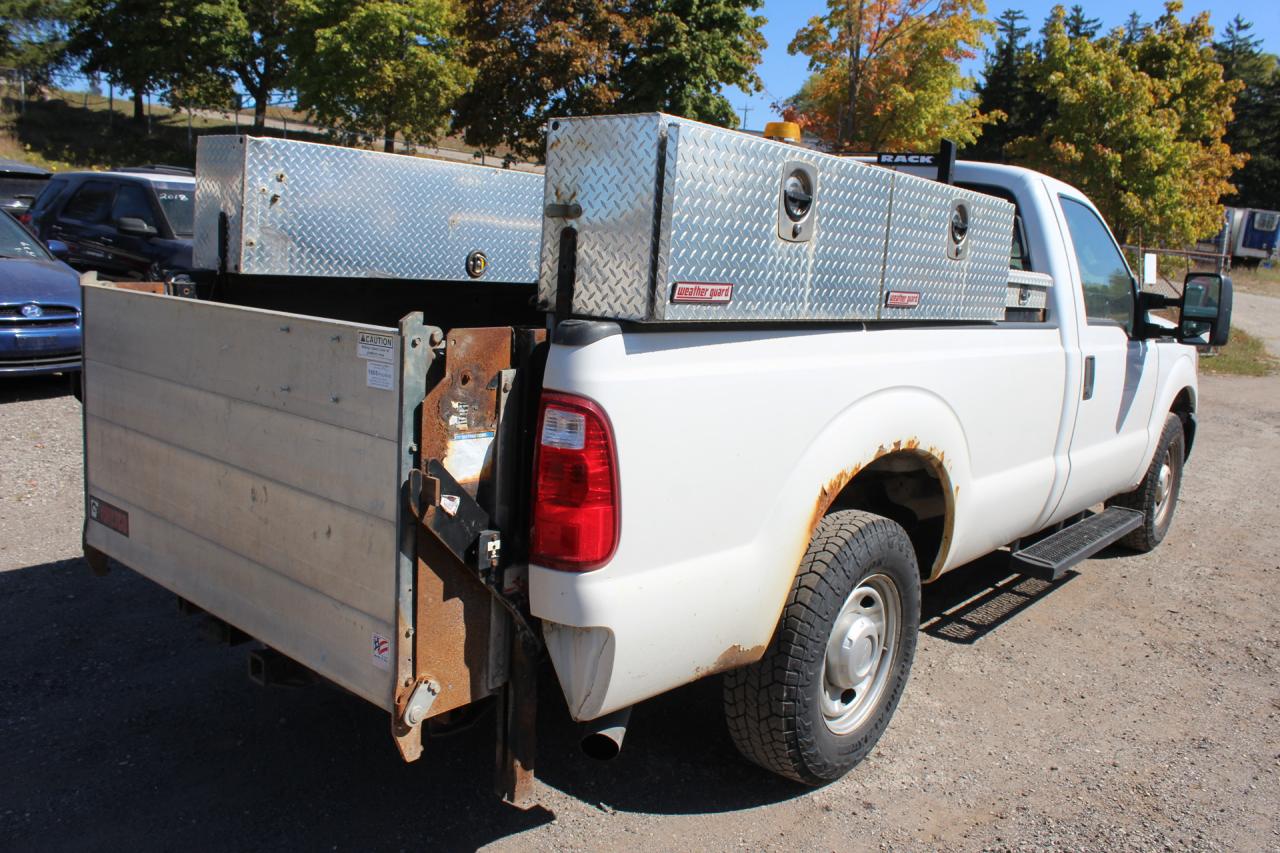 2016 Ford SUPER DUTY F-250 SRW XL Photo2