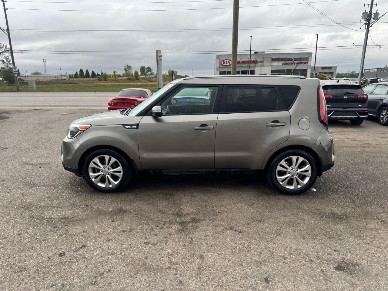 2014 Kia Soul EX, AUTO, ALLOYS, ONLY 54,000KMS, CERTIFIED - Photo #2