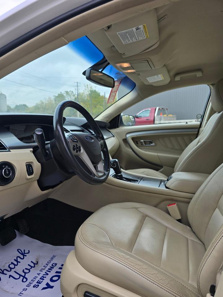 2013 Ford Taurus 4dr Sdn SEL AWD - Photo #3