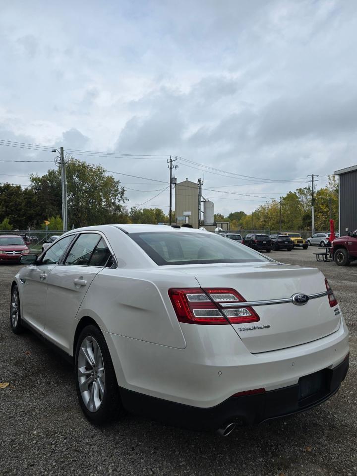 2013 Ford Taurus 4dr Sdn SEL AWD - Photo #12