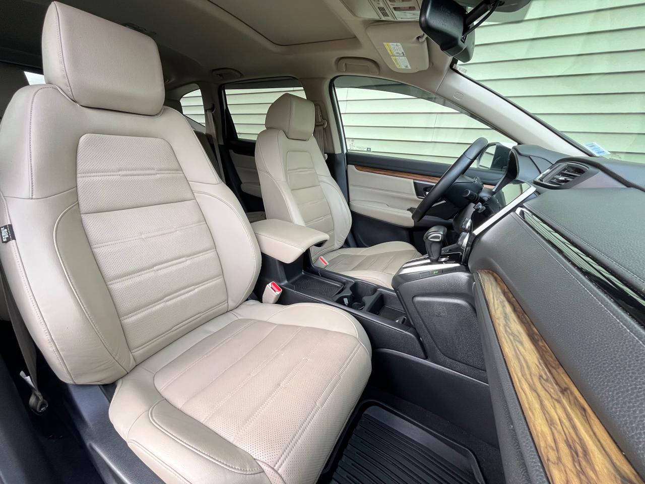 2018 Honda CR-V Touring AWD - Photo #2