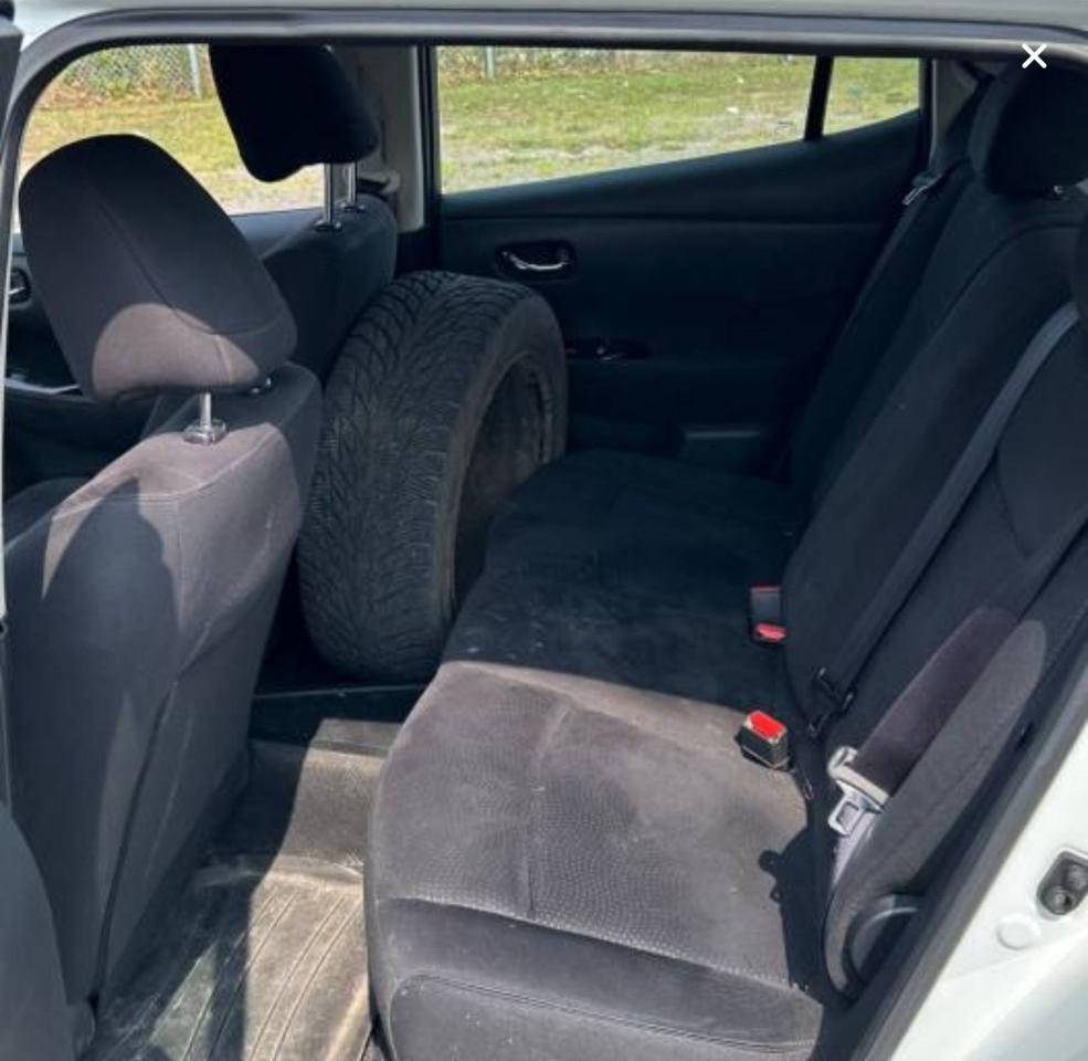 2015 Nissan Leaf EV, $6800 only with Safety - Photo #18