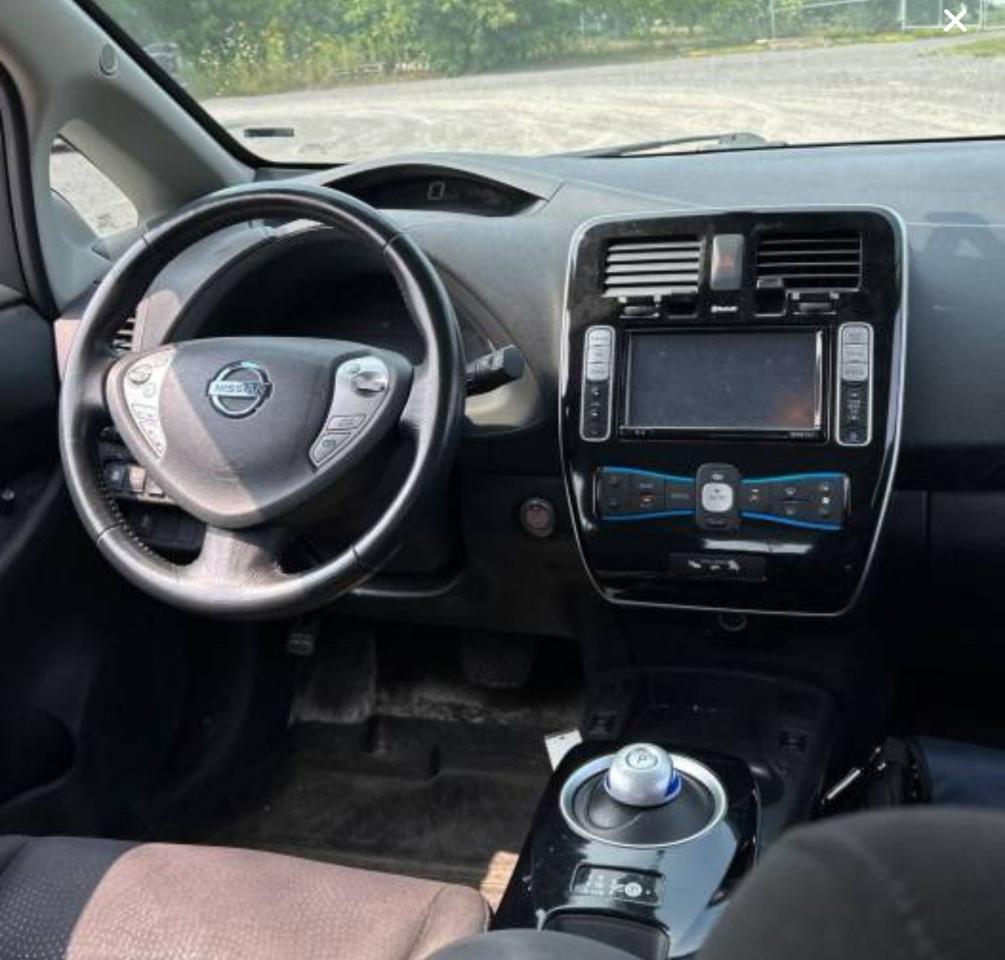 2015 Nissan Leaf EV, $6800 only with Safety - Photo #21