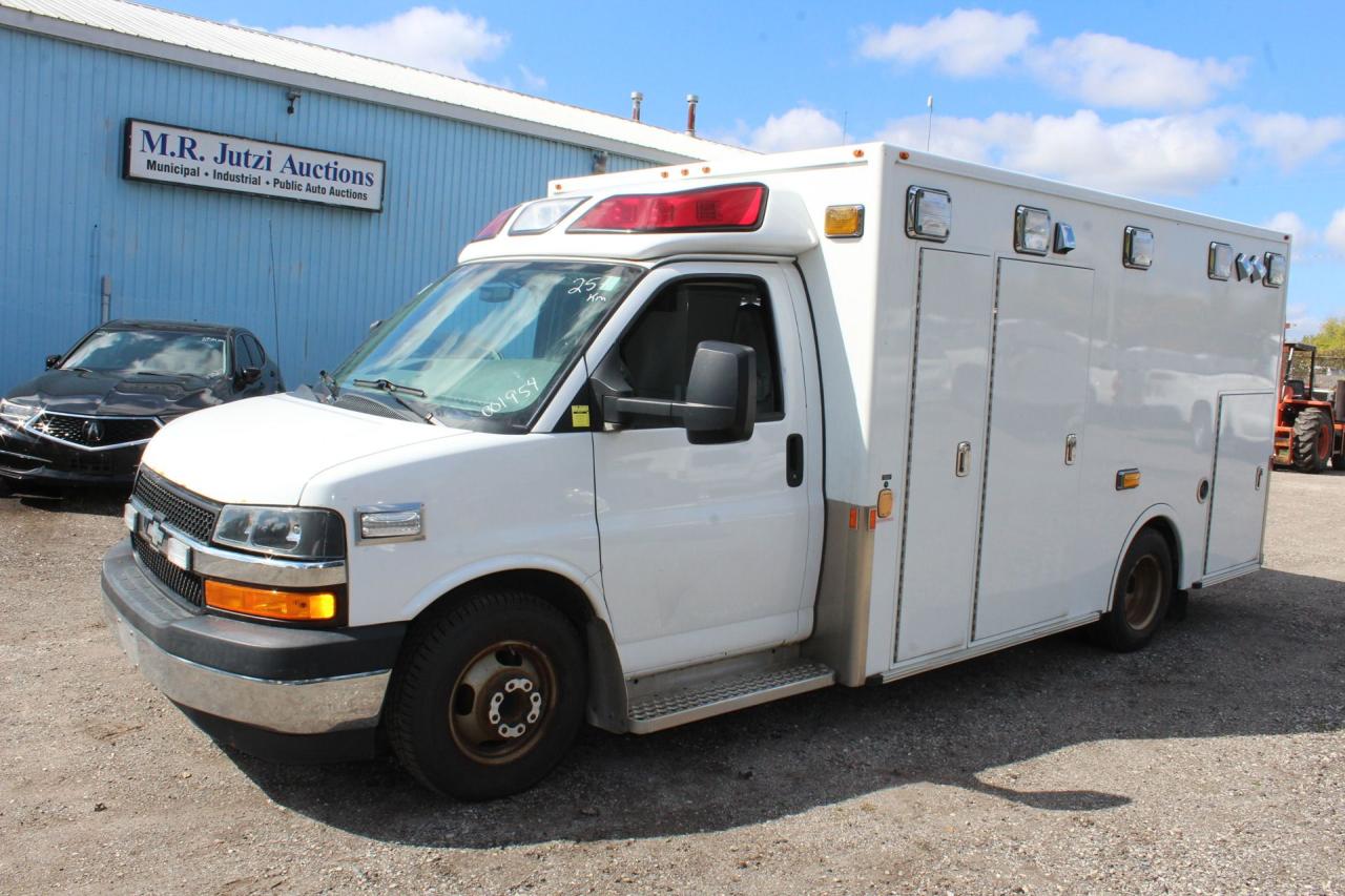Used 2018 Chevrolet Express Commercial Cutaway  for sale in Breslau, ON