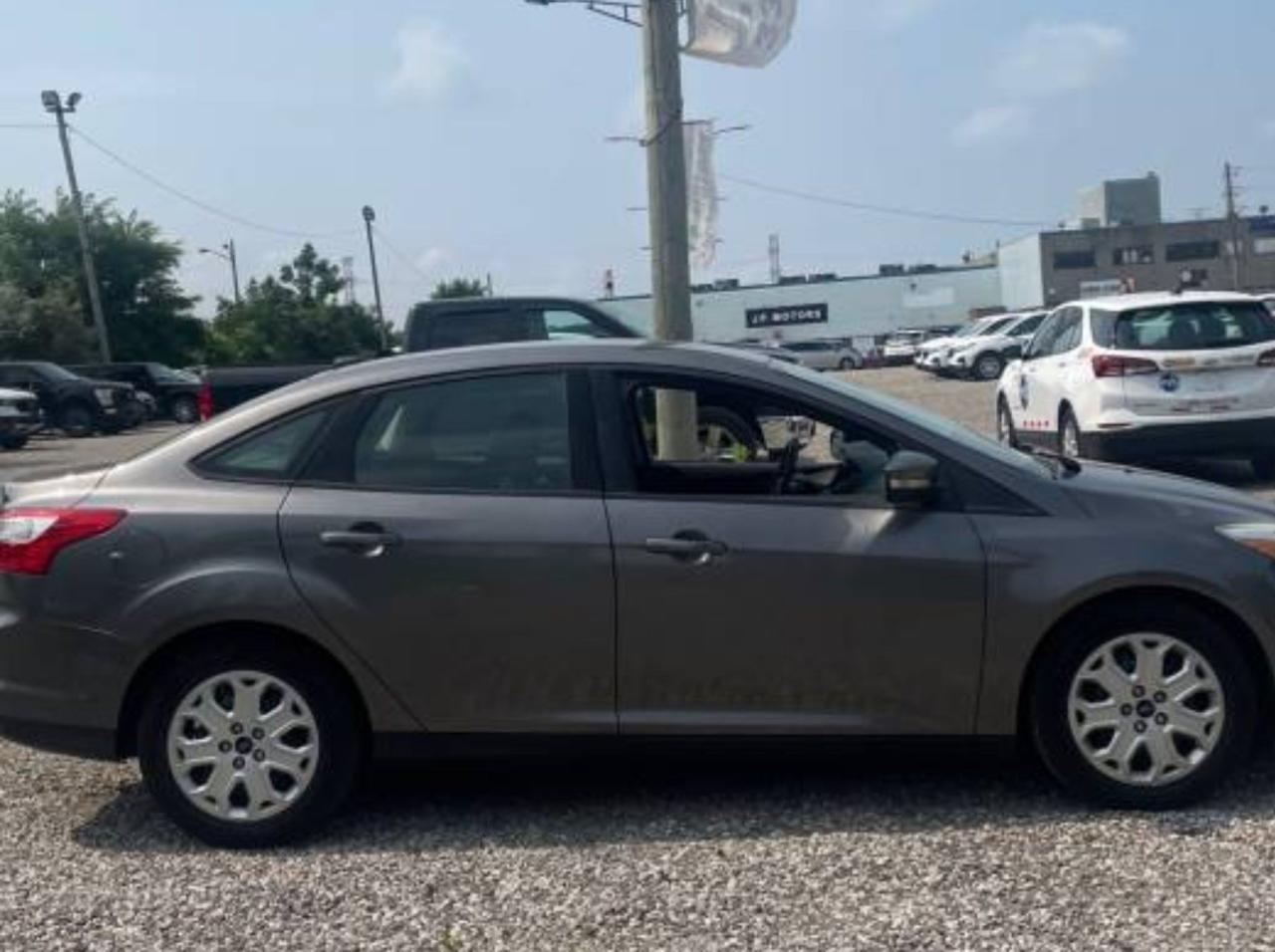 2013 Ford Focus SE - Photo #4