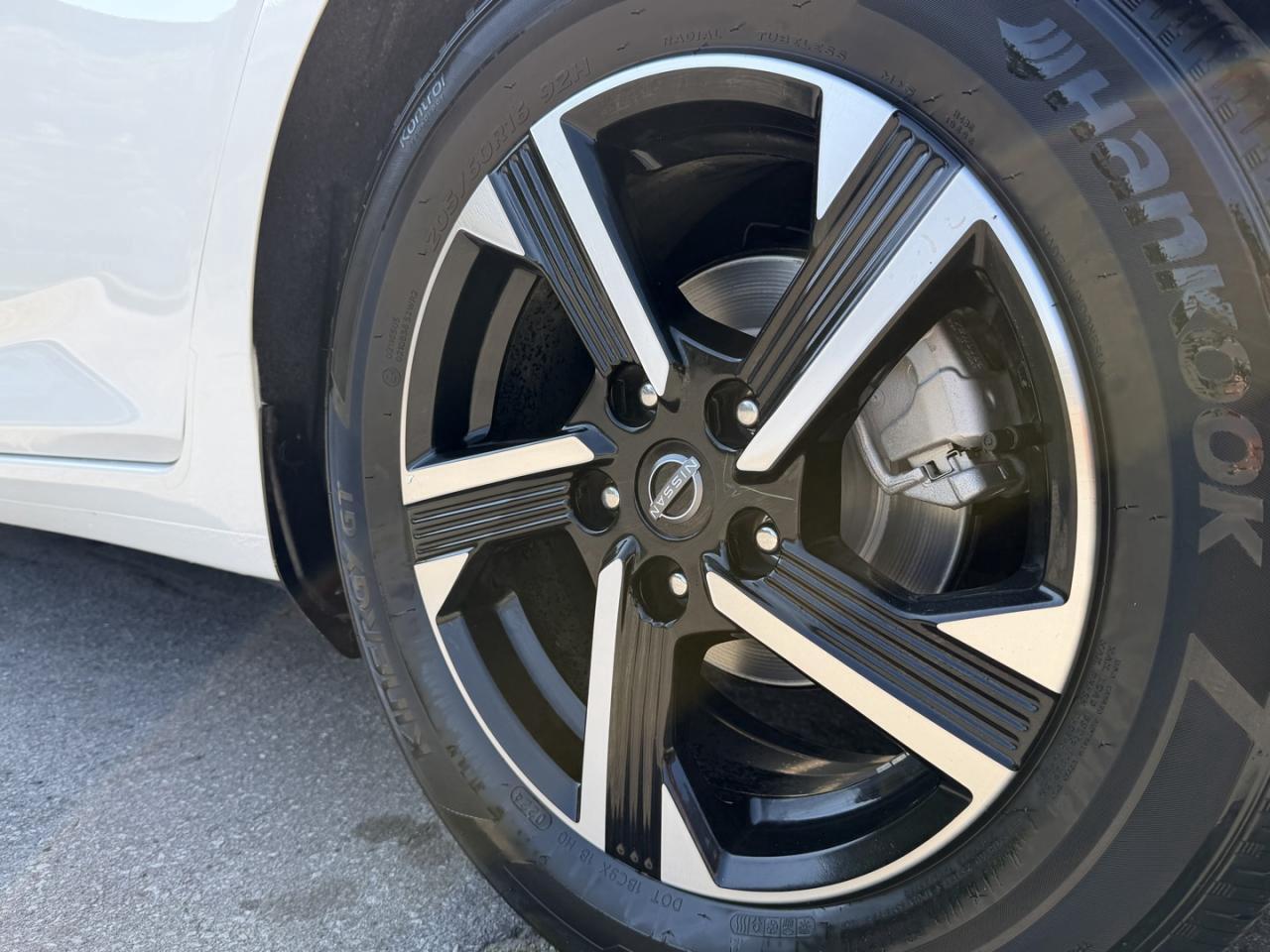 2024 Nissan Sentra SV CVT Photo