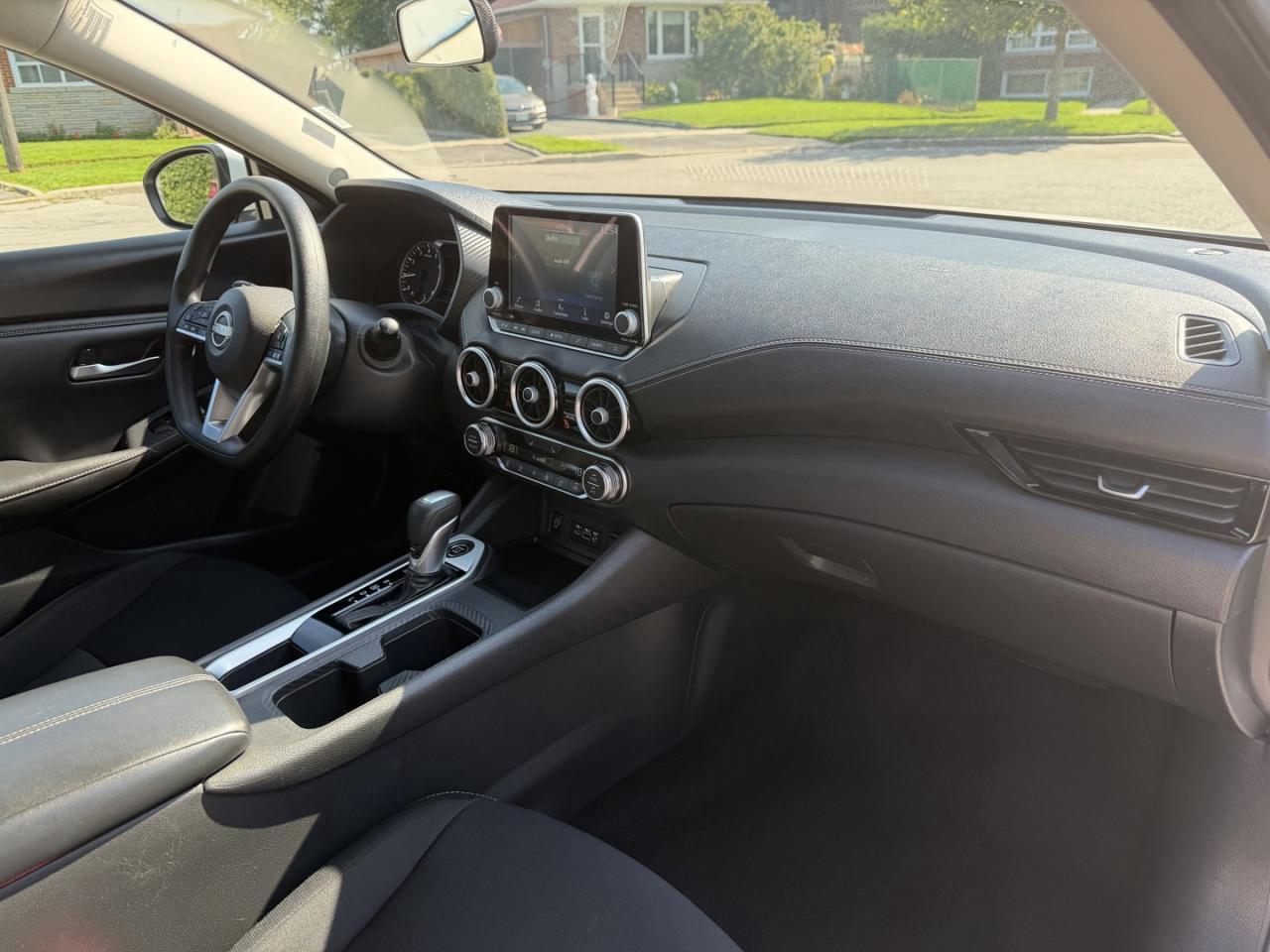 2024 Nissan Sentra SV CVT Photo