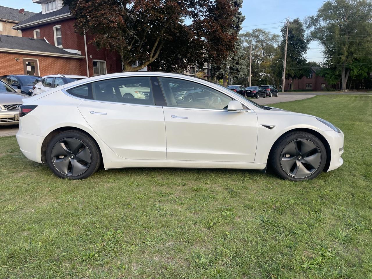 2020 Tesla Model 3 Standard Range Plus *One Owner / Clean Carfax - Photo #7