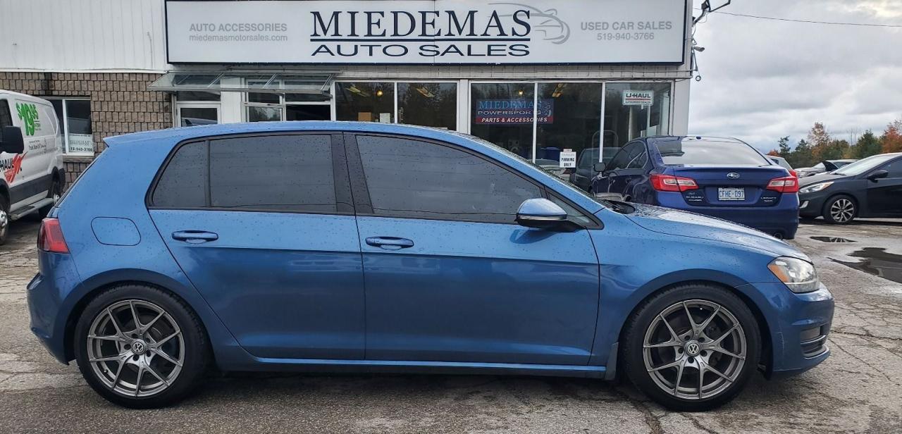 Used 2016 Volkswagen Golf TRENDLINE for sale in Mono, ON