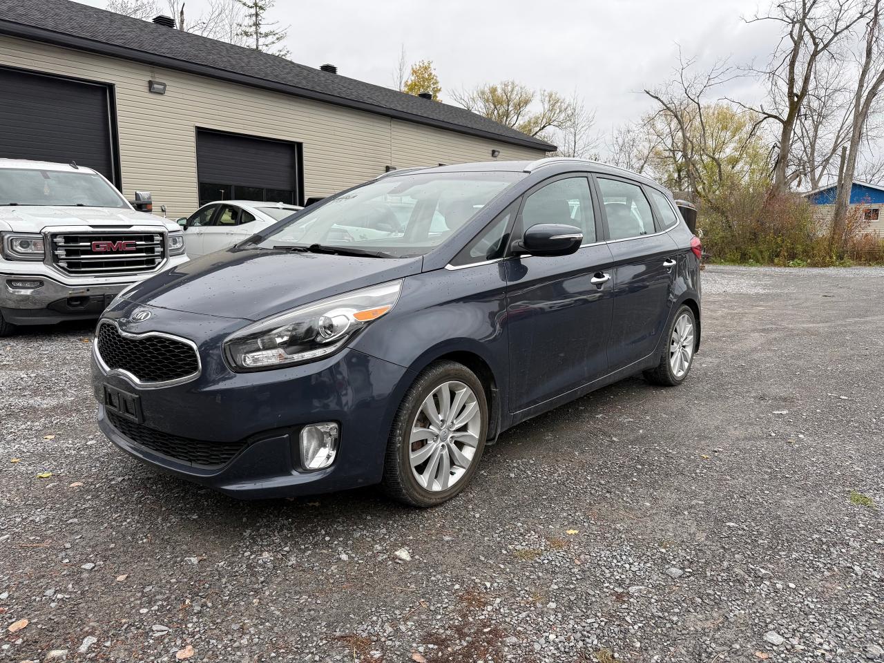Used 2015 Kia Rondo EX for sale in Ottawa, ON