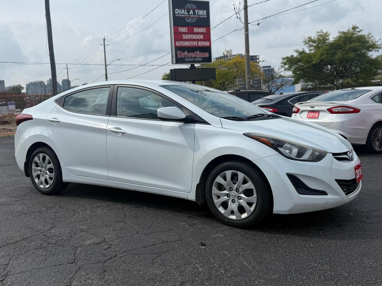 2016 Hyundai Elantra GL Photo2