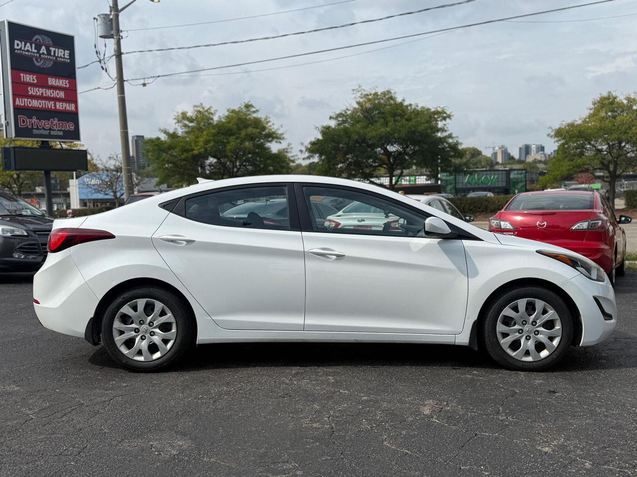 2016 Hyundai Elantra GL - Photo #5