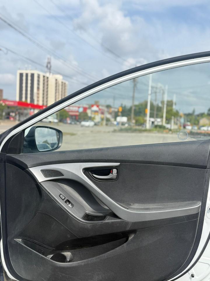 2016 Hyundai Elantra GL - Photo #15