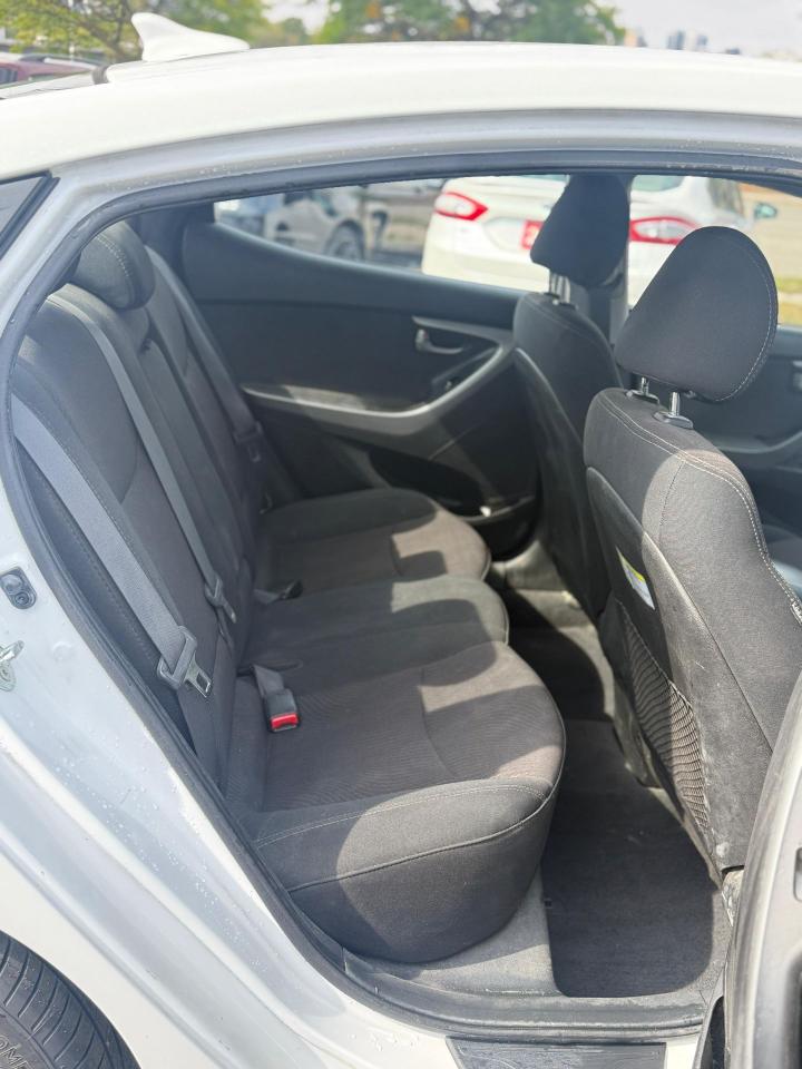 2016 Hyundai Elantra GL - Photo #18