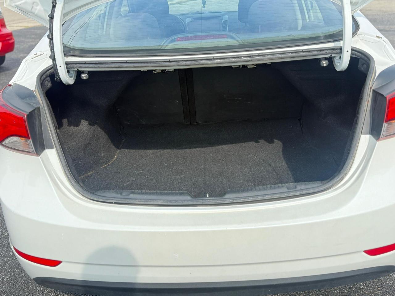 2016 Hyundai Elantra GL - Photo #19