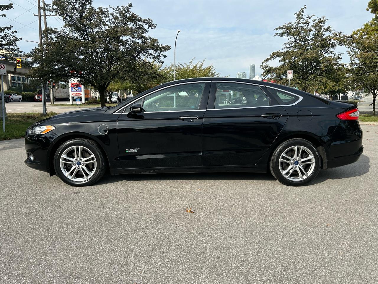 2016 Ford Fusion Energi Titanium - Photo #2