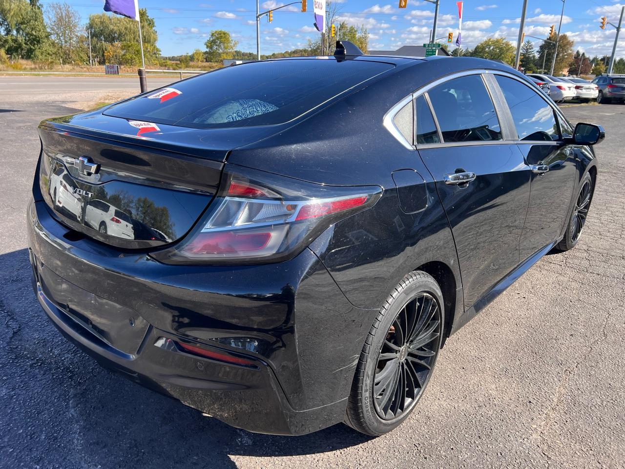 2017 Chevrolet Volt Premier Photo3