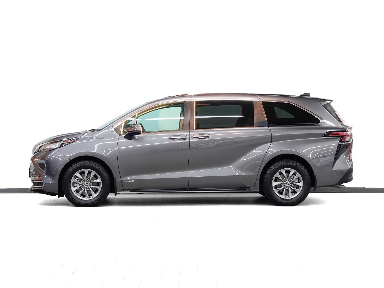 2021 Toyota Sienna XLE HYBRID | AWD | 8Pass | Leather | Sunroof | BSM Photo