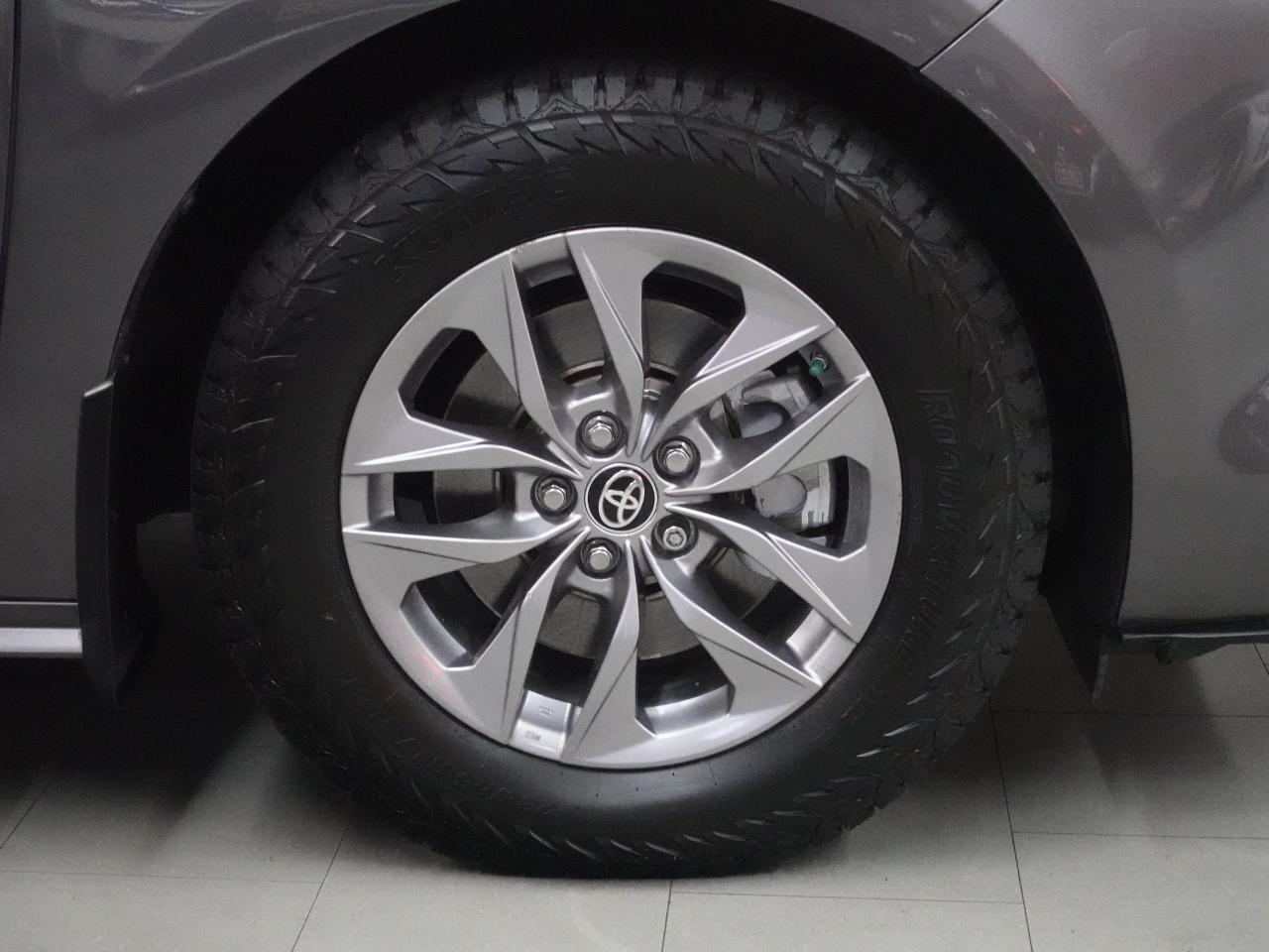 2021 Toyota Sienna XLE HYBRID | 8Pass | Leather | Sunroof | BlindSpot