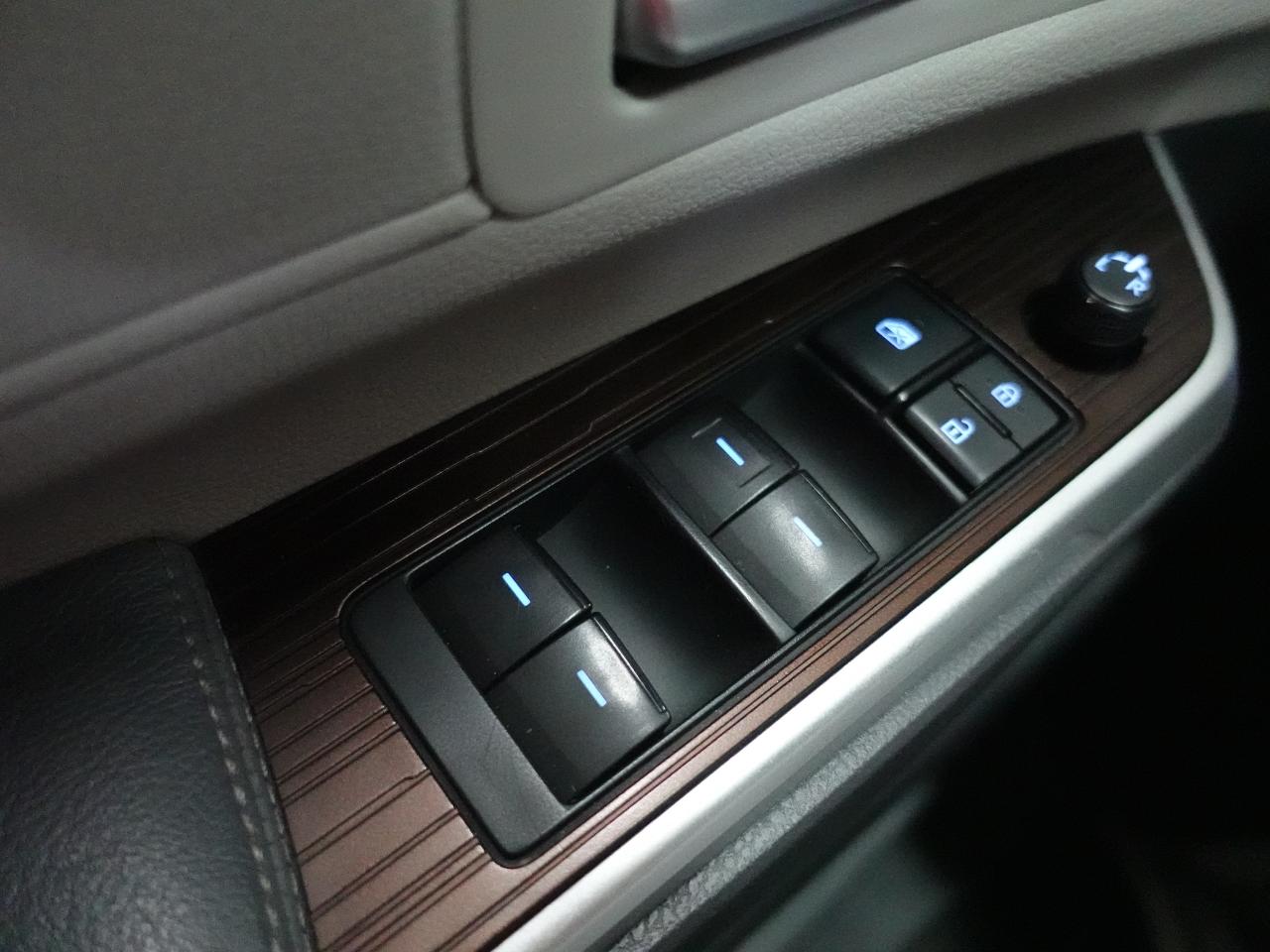 2021 Toyota Sienna XLE HYBRID | 8Pass | Leather | Sunroof | BlindSpot