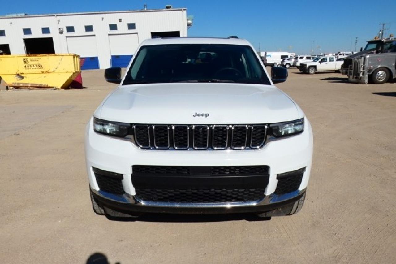 2023 Jeep Grand Cherokee L  7 pass. 4x4 w/H&C L, pano S/R, NAV, BUC - Photo #3