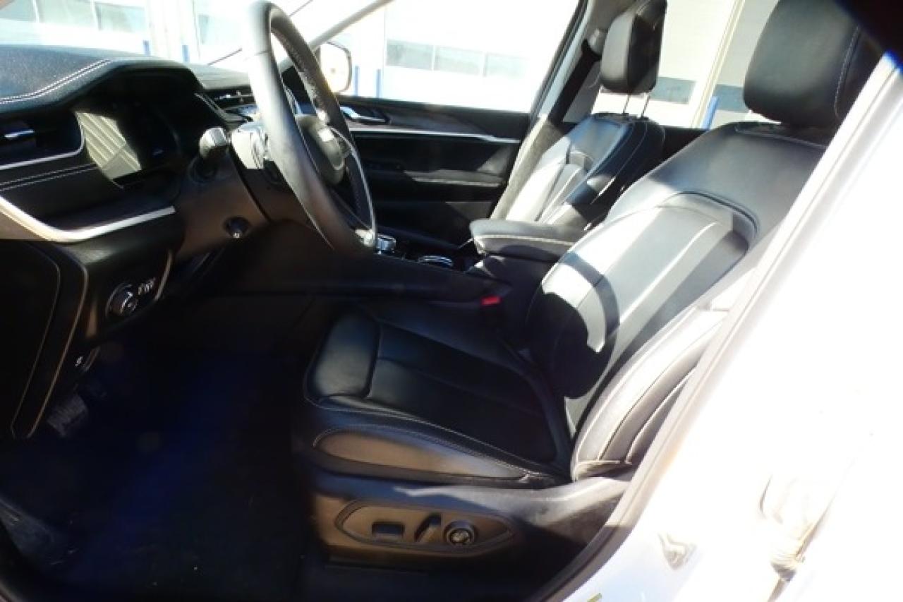 2023 Jeep Grand Cherokee L  7 pass. 4x4 w/H&C L, pano S/R, NAV, BUC - Photo #11