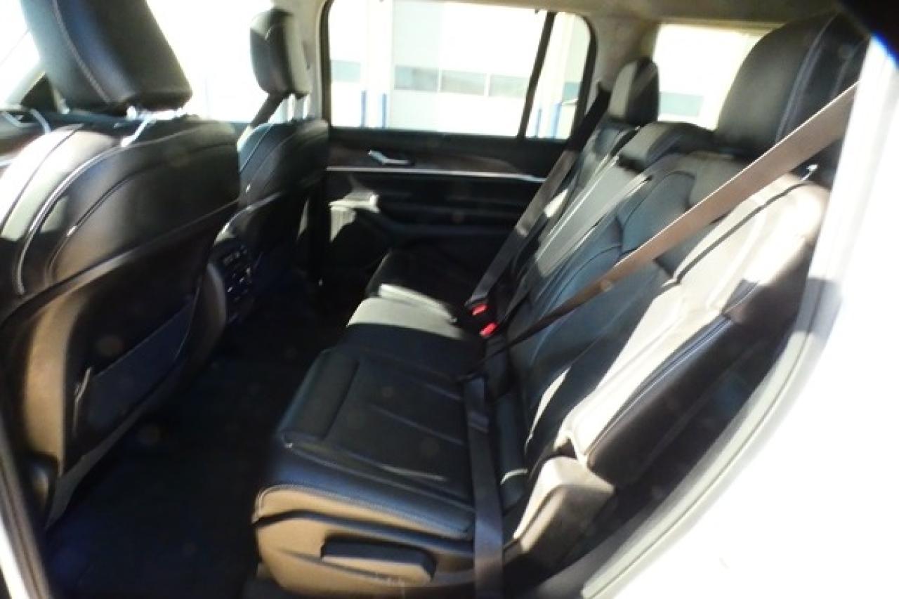 2023 Jeep Grand Cherokee L  7 pass. 4x4 w/H&C L, pano S/R, NAV, BUC - Photo #10
