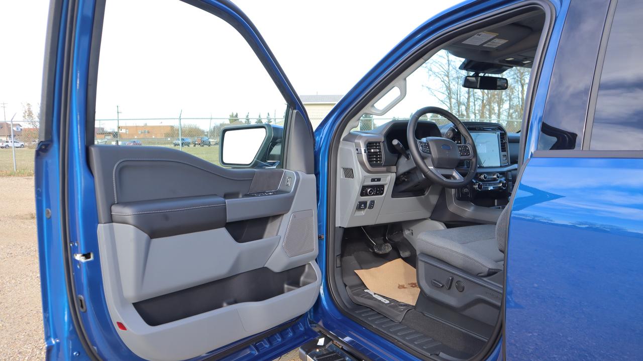 2025 Ford F-150 XLT Photo5