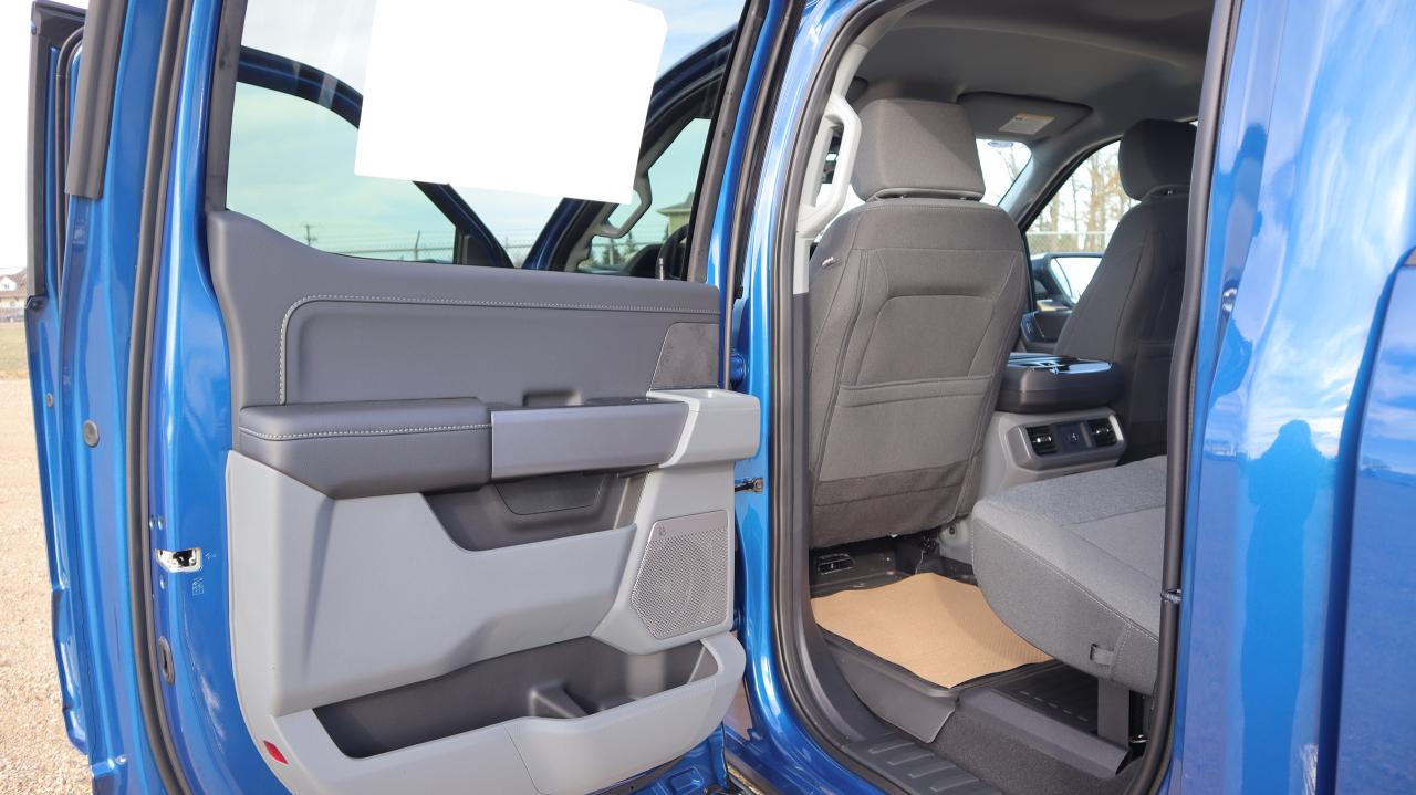 2025 Ford F-150 XLT Photo5