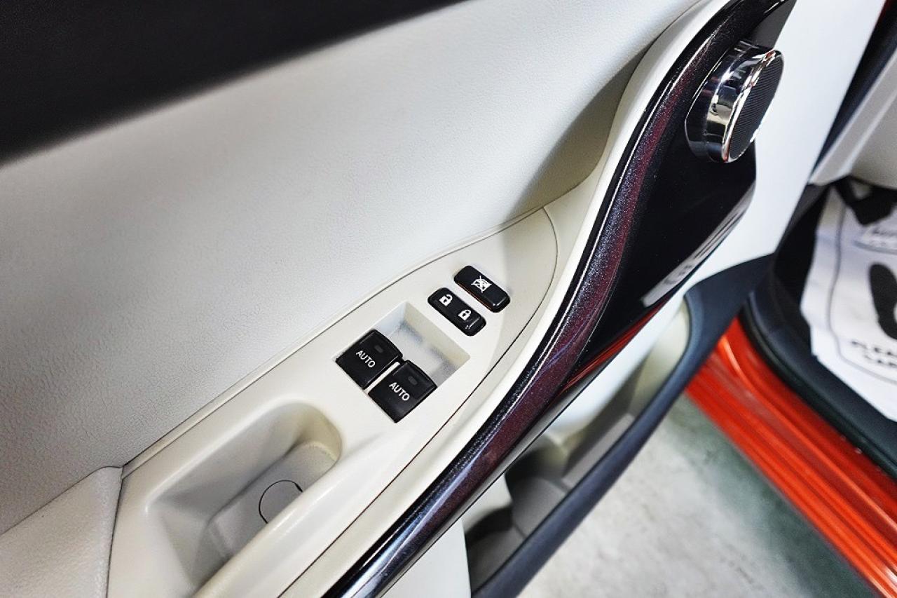 2015 Scion iQ 3dr HB, APPLE CAR PLAY ,0 CLAIM,WELL MAINTAIN - Photo #12