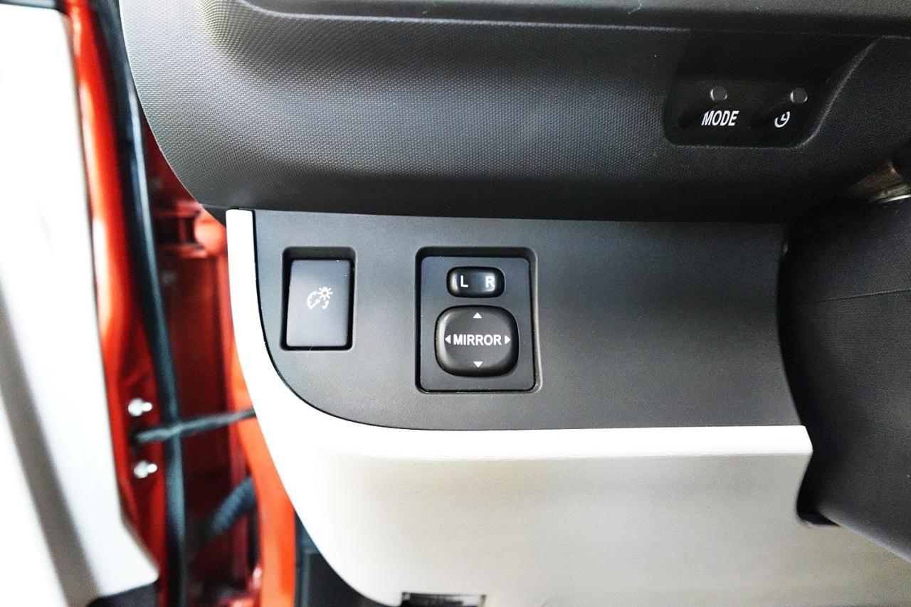 2015 Scion iQ 3dr HB, APPLE CAR PLAY ,0 CLAIM,WELL MAINTAIN - Photo #29