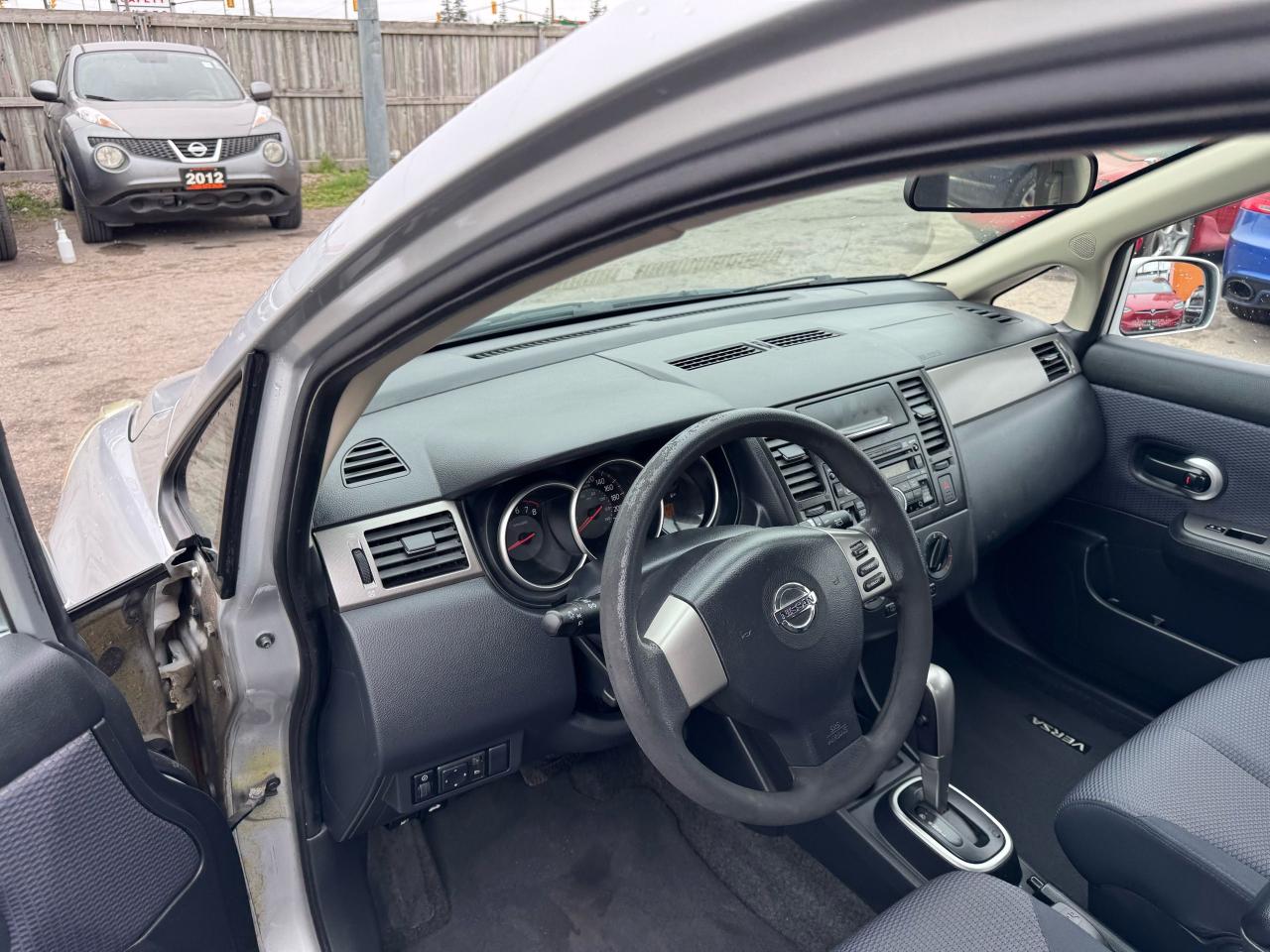 2008 Nissan Versa SL, HATCHBACK, ONLY 94,000KMS, AUTO, CERTIFIED - Photo #10