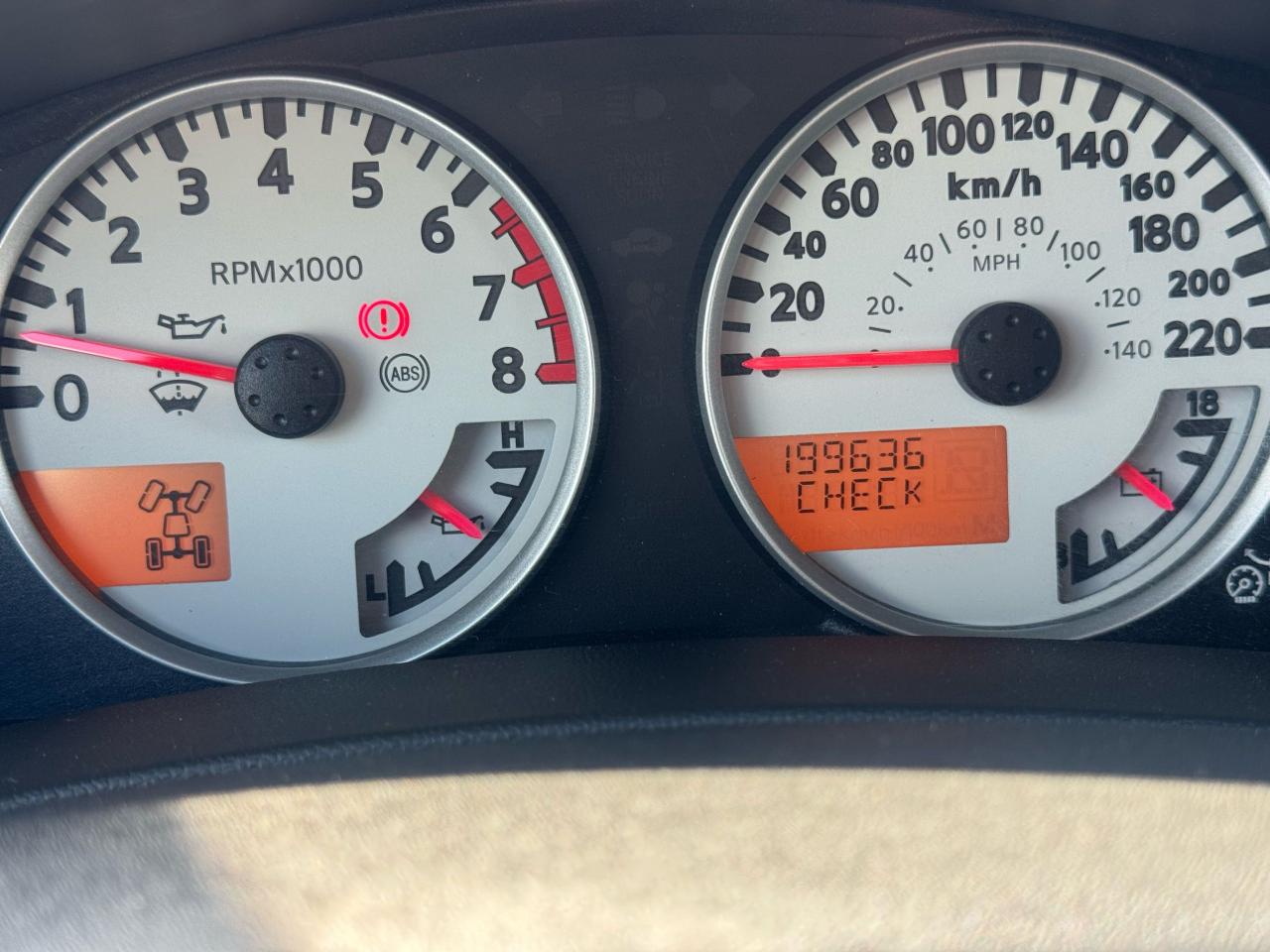 2011 Nissan Xterra PRO-4X, MANUAL, 2 SETS WHEELS, ONLY 199KMS, CERT - Photo #8