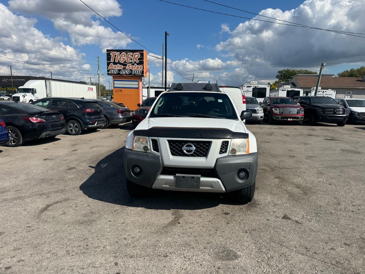 2011 Nissan Xterra PRO-4X, MANUAL, 2 SETS WHEELS, ONLY 199KMS, CERT - Photo #3