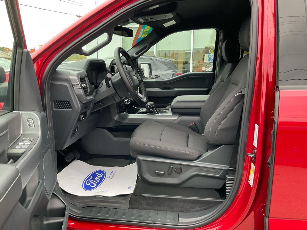 2025 Ford F-150 XLT Photo5